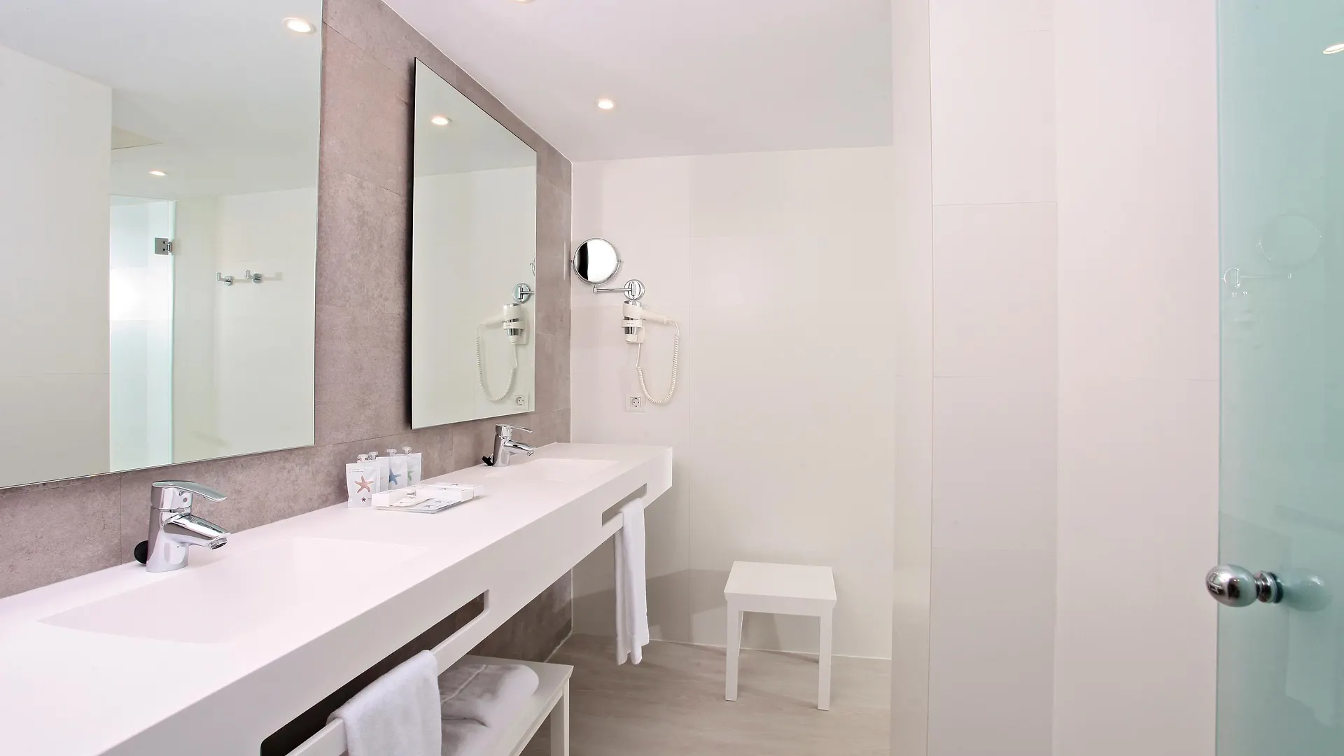 Iberostar Waves Cala Millor - Adults Only Hotel 4*, Cala Millor (Mallorca) Spain